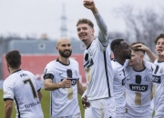 开云体育-沙尔克04客场大破对手，实现逆袭的简单介绍