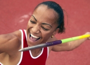 开云APP-佩德里点燃赛场，波兰战术完胜里昂，一场定义现代足球的经典战役