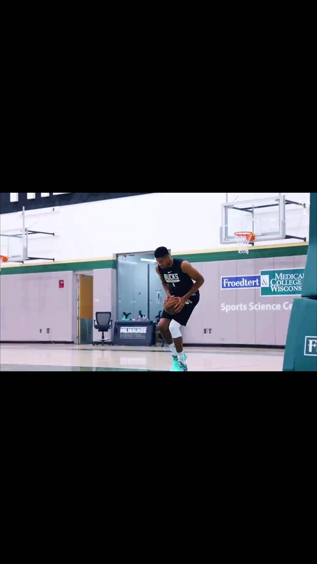 关于篮网B队完胜尼日利亚男篮，字母哥一己之力扛起全队的信息