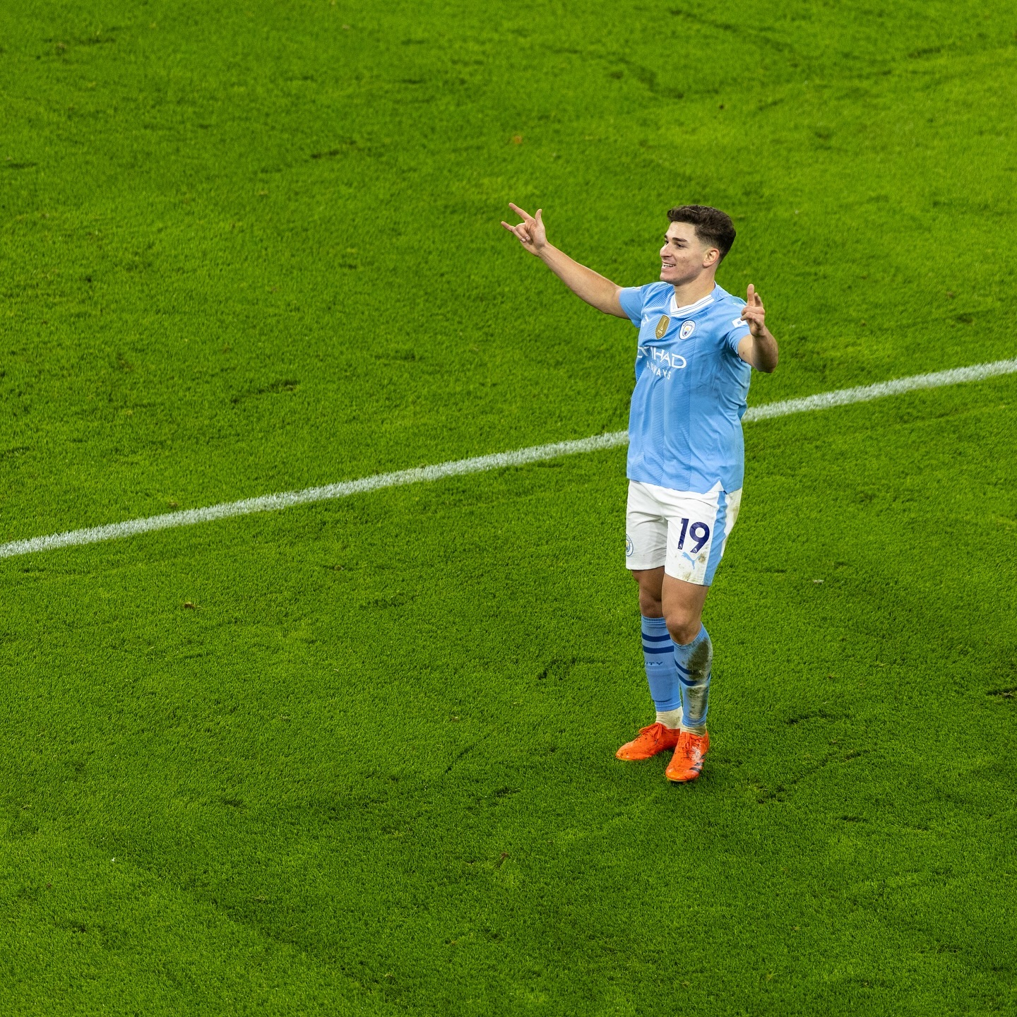 曼城绝地反击加拿大，阿尔瓦雷斯一己之力扛起全队的简单介绍