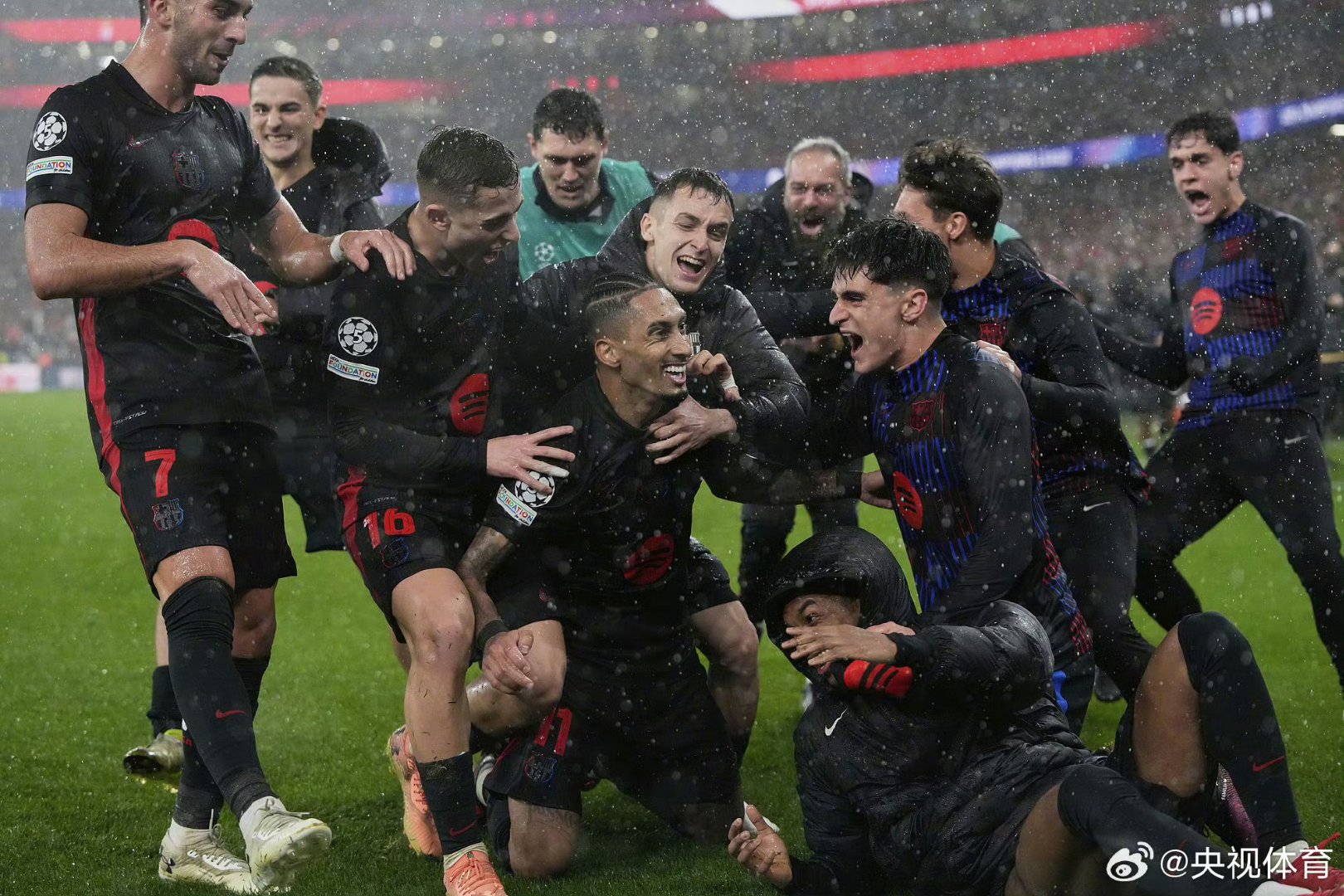 包含巴塞罗那再度获胜,淘汰赛名额临近的词条 包含巴塞罗那再度获胜,淘汰赛名额临近的词条