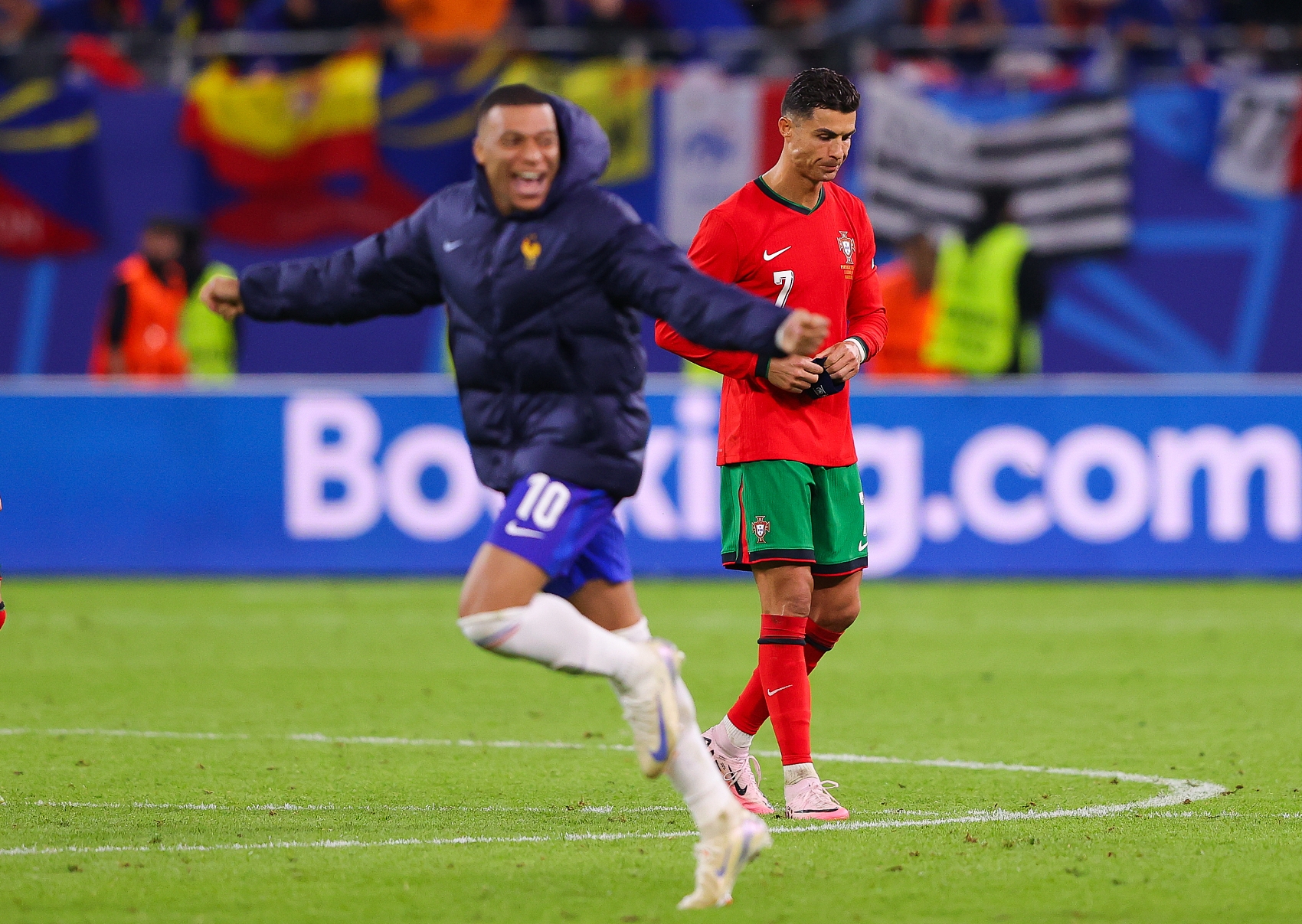 关于荷兰与葡萄牙国家队的比赛备受球迷瞩目的信息