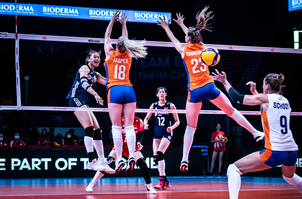 意大利主场力克荷兰，赢得激烈比拼