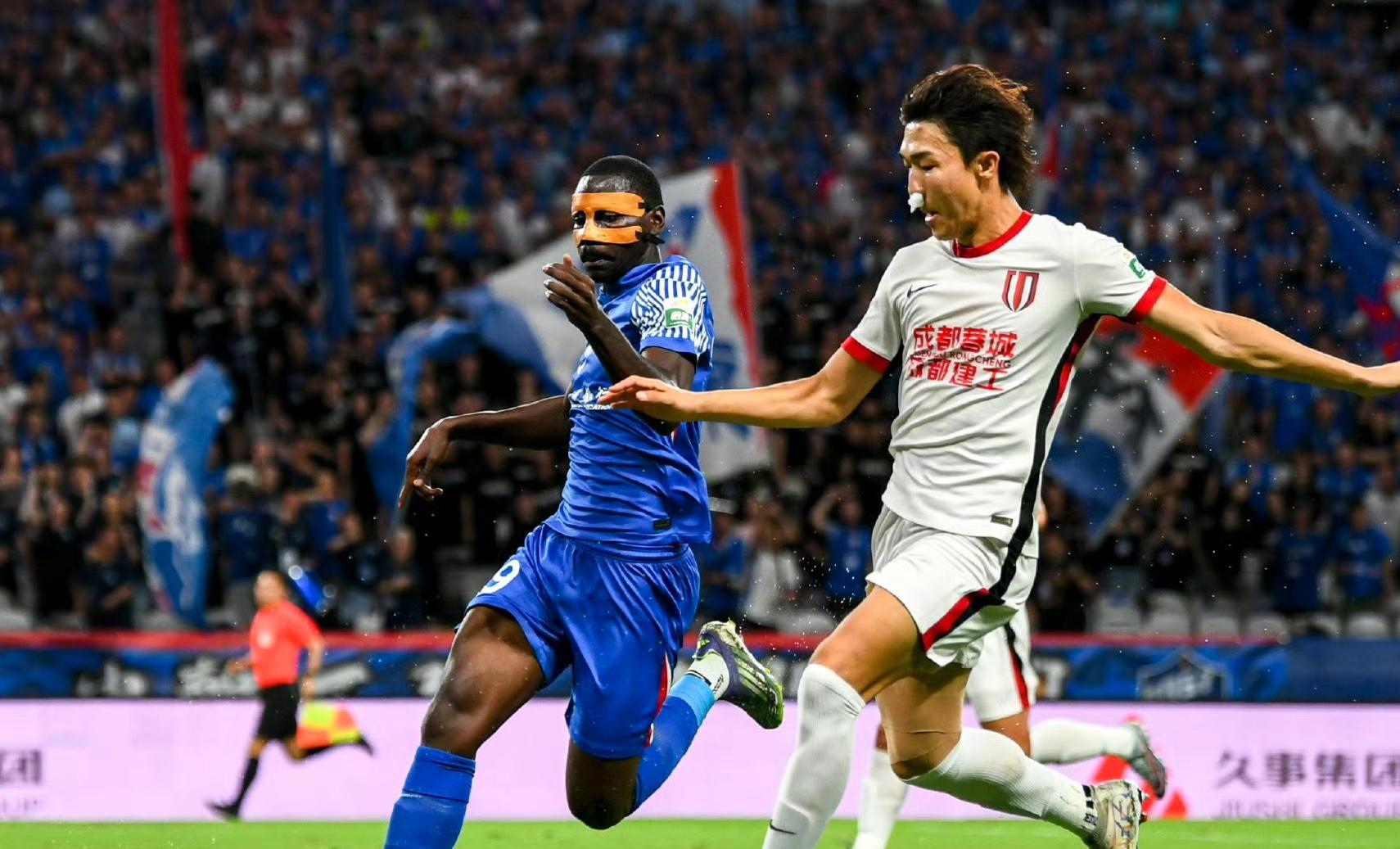 斯图加特中锋爆发，连续进球助球队走出低谷的简单介绍