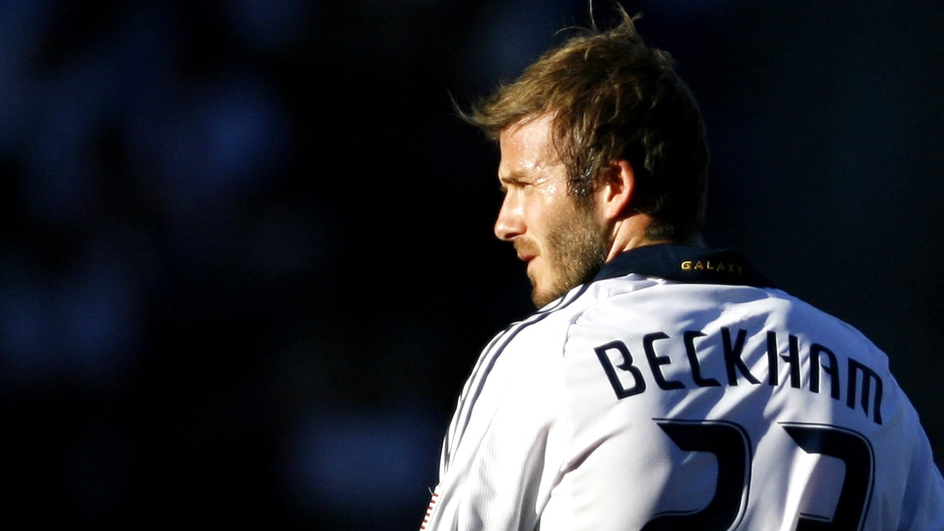 德甲争冠战之夜,福克斯关键节点连续得分,改写联赛格局