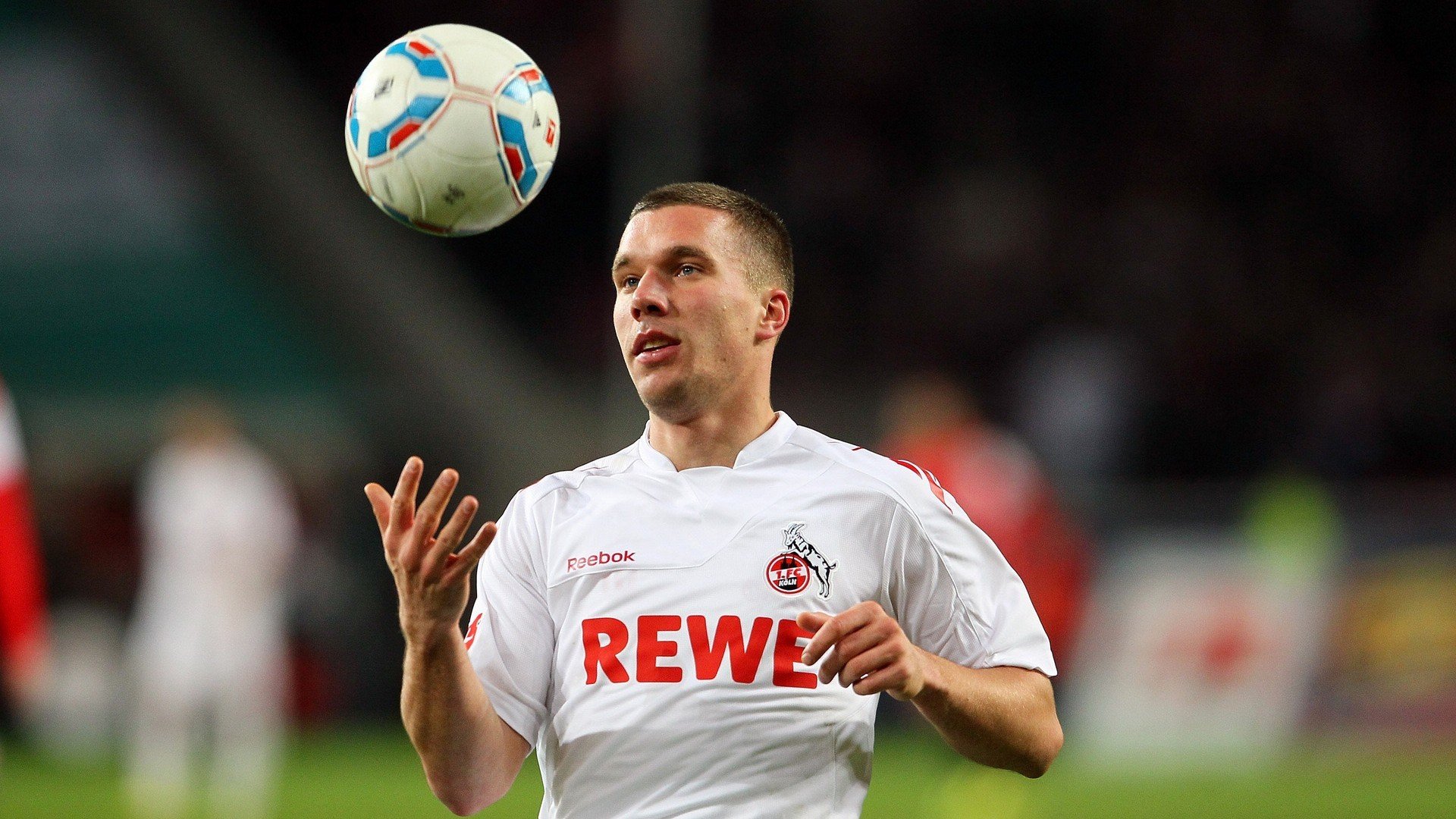 西决生死战之夜,伊布攻防两端统治