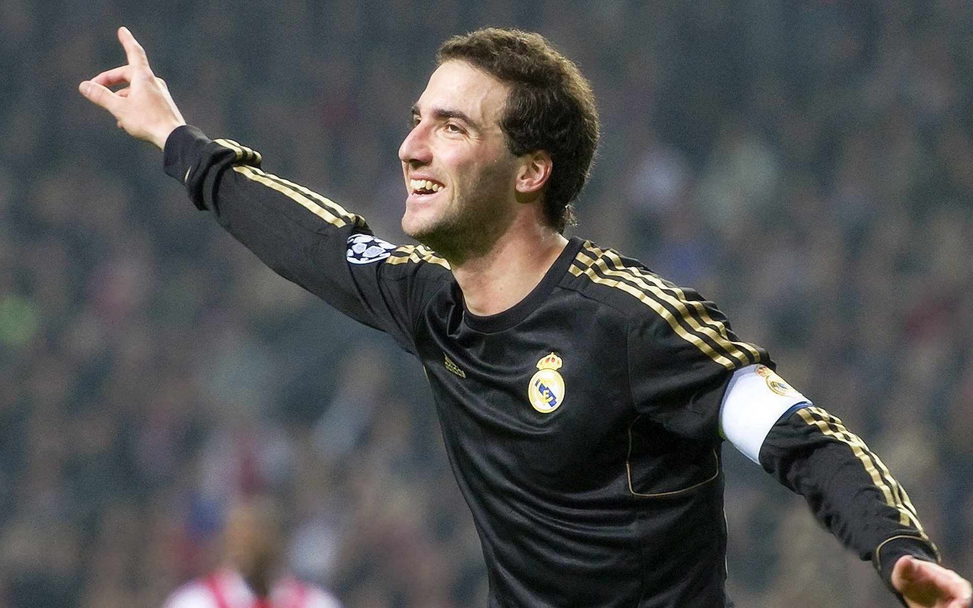 铁壁与利刃，佛罗伦萨式防守哲学下，楚阿梅尼如何化身关键先生终结突尼斯悬念